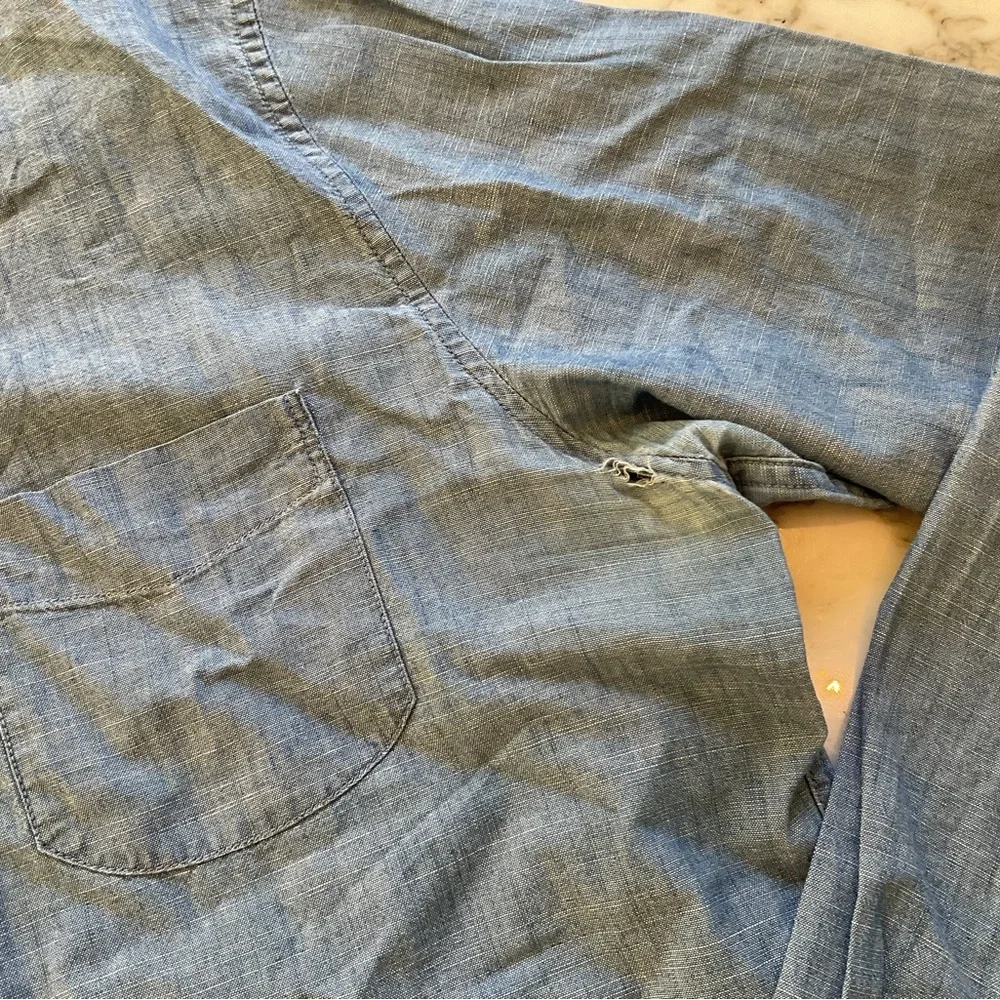 EUC J. Crew Classic Fit Long Sleeve Chambray Cotton Blue XL - holes under arms